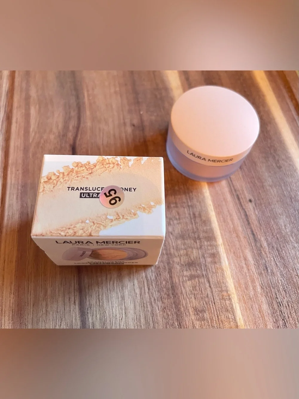 New Laura Mercier Translucent Loose Setting Powder 0.21oz msrp $48